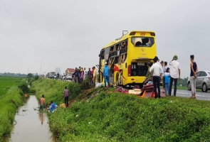 Tai nạn liên hoàn trên đường dẫn nối cao tốc Ninh Bình - Cầu Giẽ
