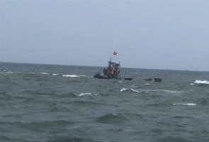 Huy động lực lượng trục vớt tàu bị chìm tại Quảng Nam