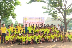 Khai giảng lớp dạy bóng đá cho trẻ em Phú Ninh