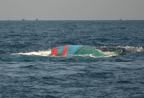 Một tàu cá chở 44 ngư dân của Quảng Nam bị chìm ở Trường Sa