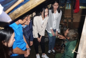 Hoa hậu Đỗ Thị Hà đến Nam Trà My hỗ trợ người dân xây 18 căn nhà mới